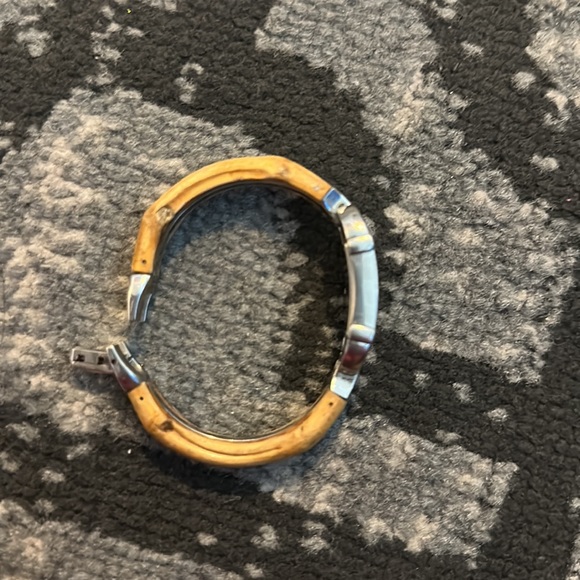 Gucci- watch - - Picture 4 of 7